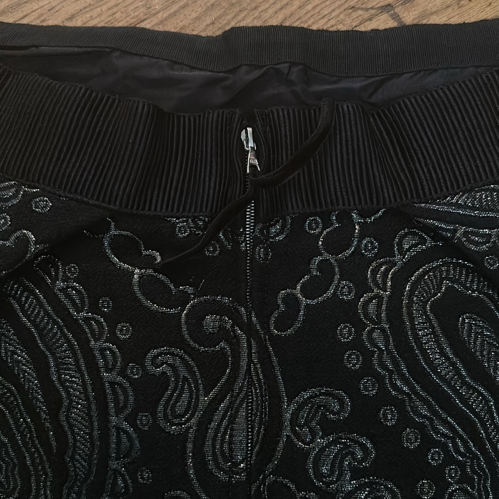 ✨Marc Jacob’s ✨ Elegant Black Paisley Skirt - Picture 6 of 11